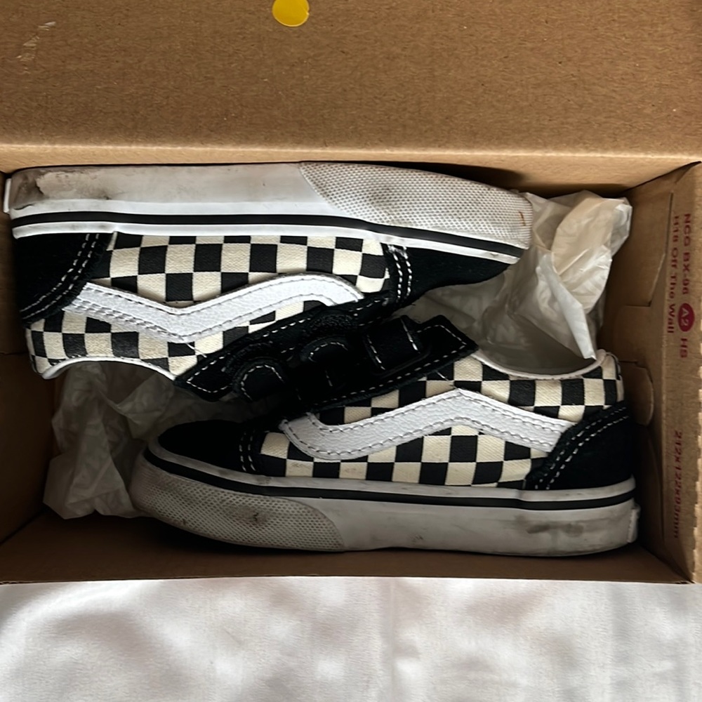 great condition just a little dirty, will clean before shipping out!